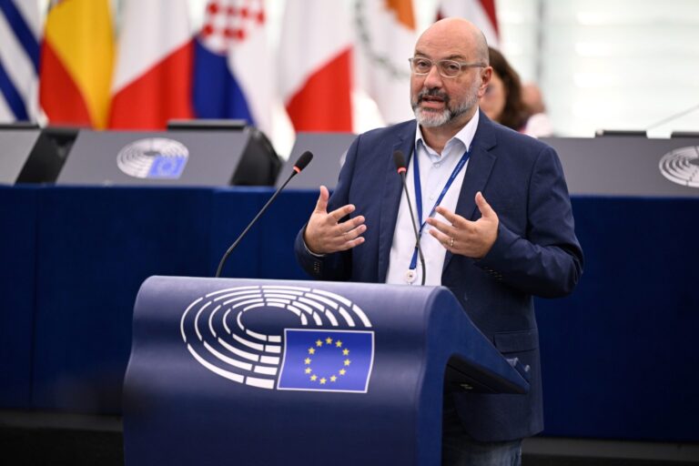 Ο Σάκης Αρναούτογλου μιλά στο Ευρωπαϊκό Κοινοβούλιο για την πρόληψη των δασικών πυρκαγιών